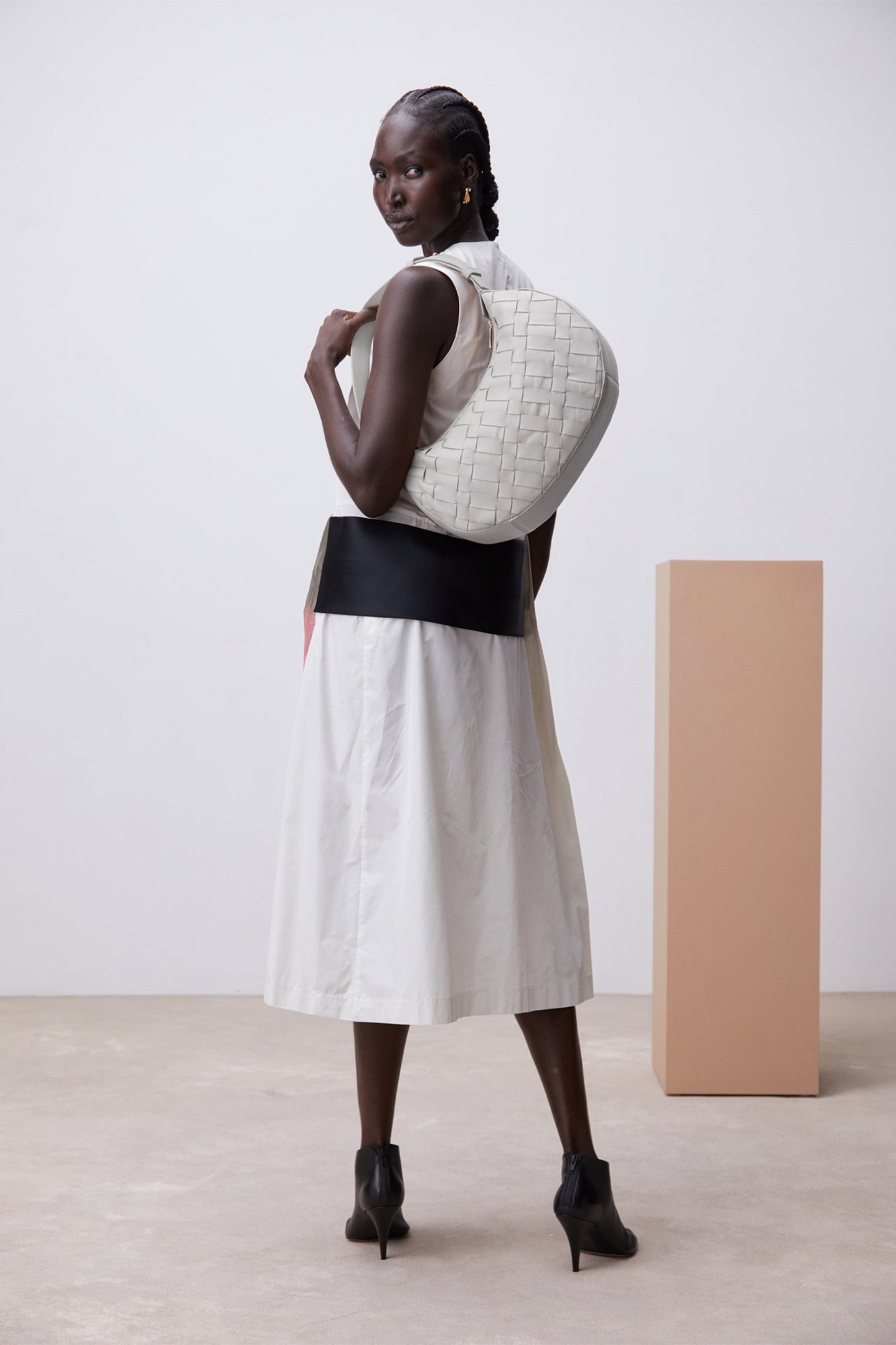 Sienna Woven Shoulder Bag in Pumice