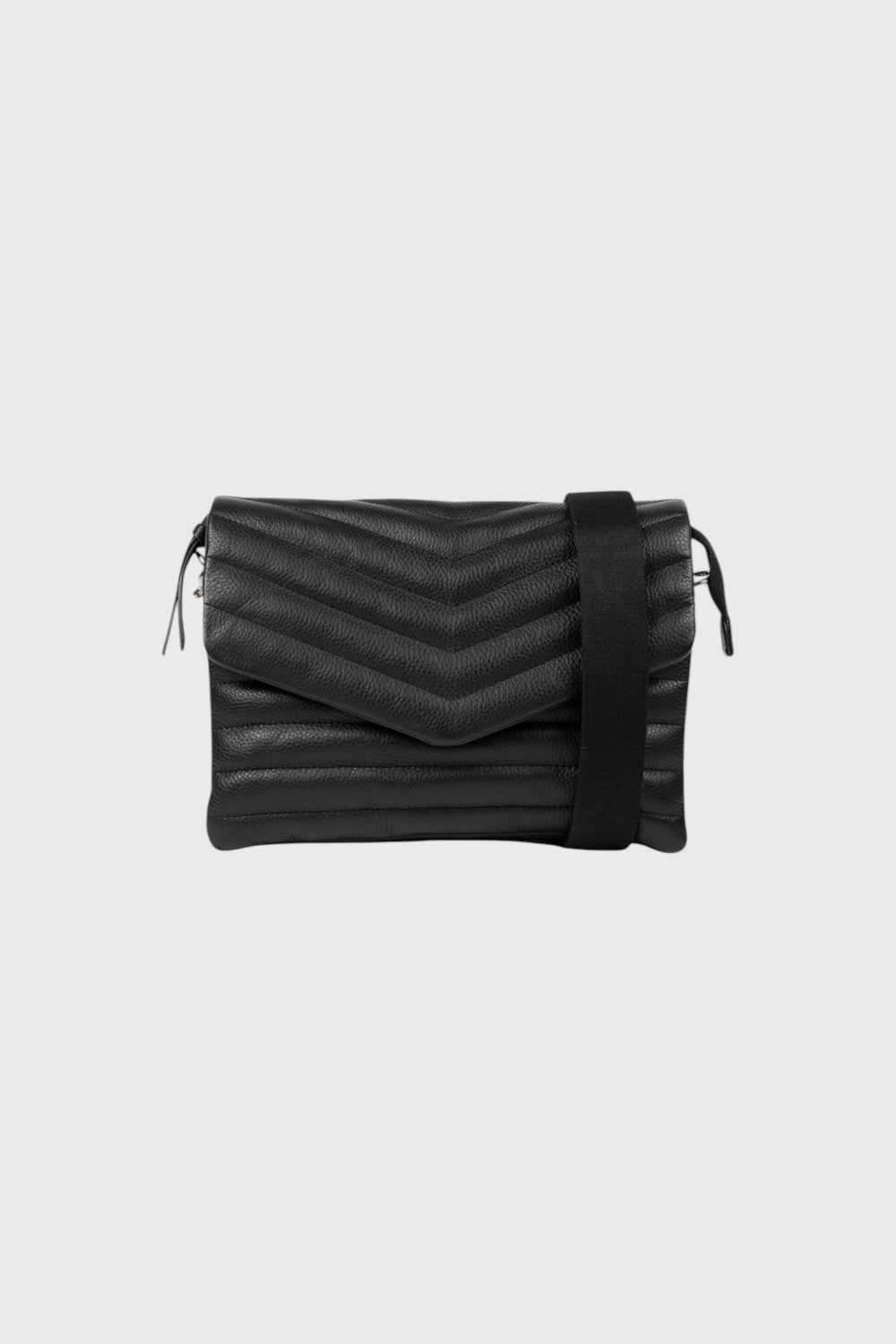 Darlo-Black
