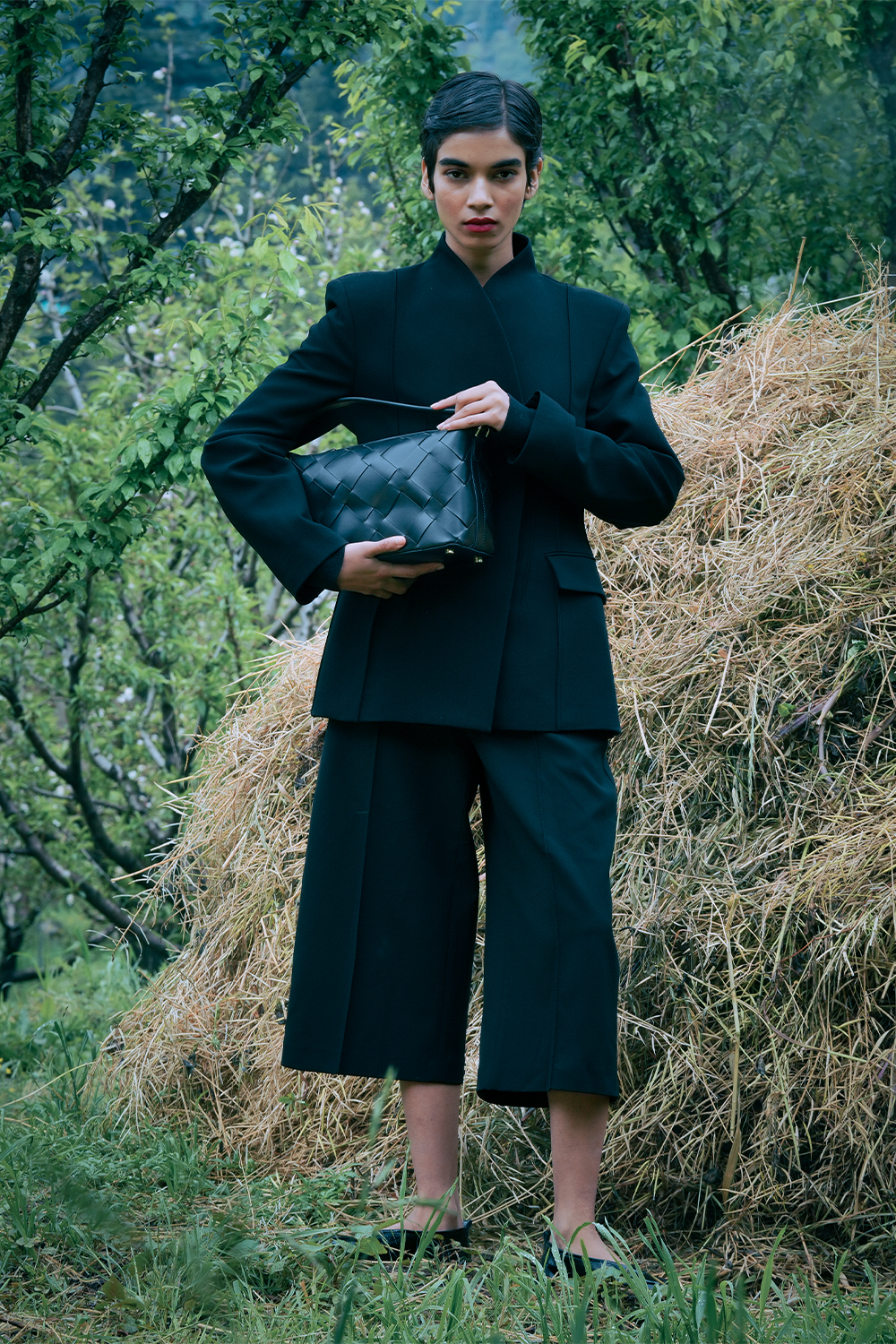 Franklin Handwoven Shoulder Bag in Black