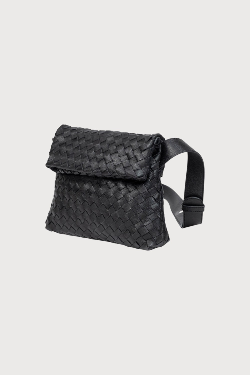 Bella-Black