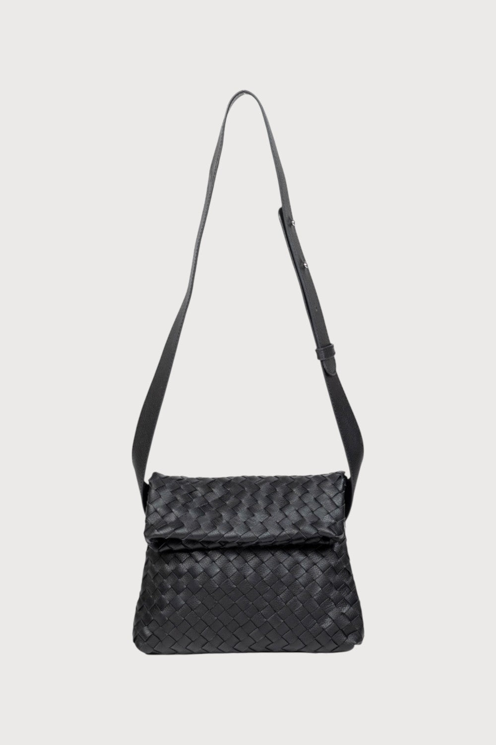 Bella-Black