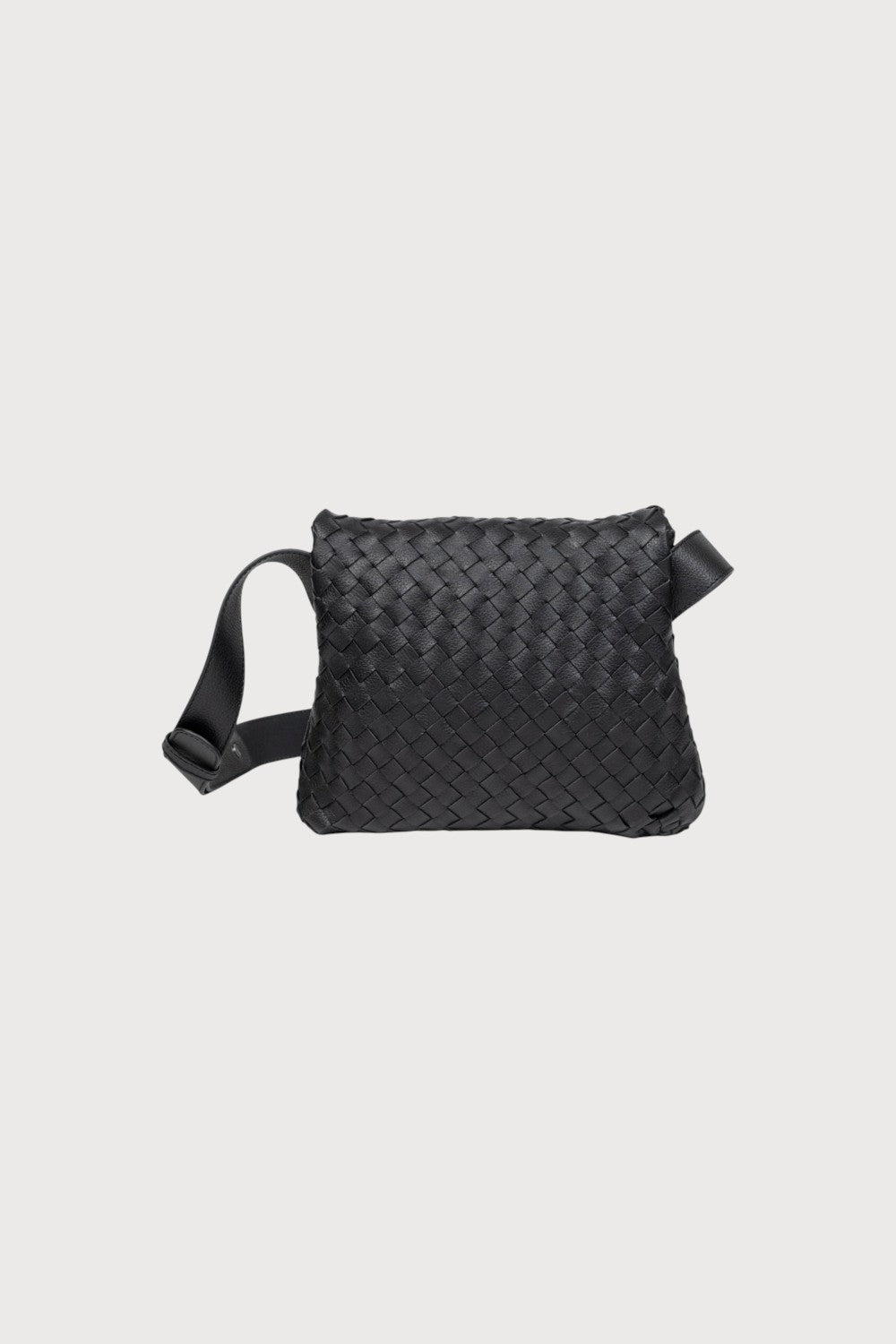 Bella-Black