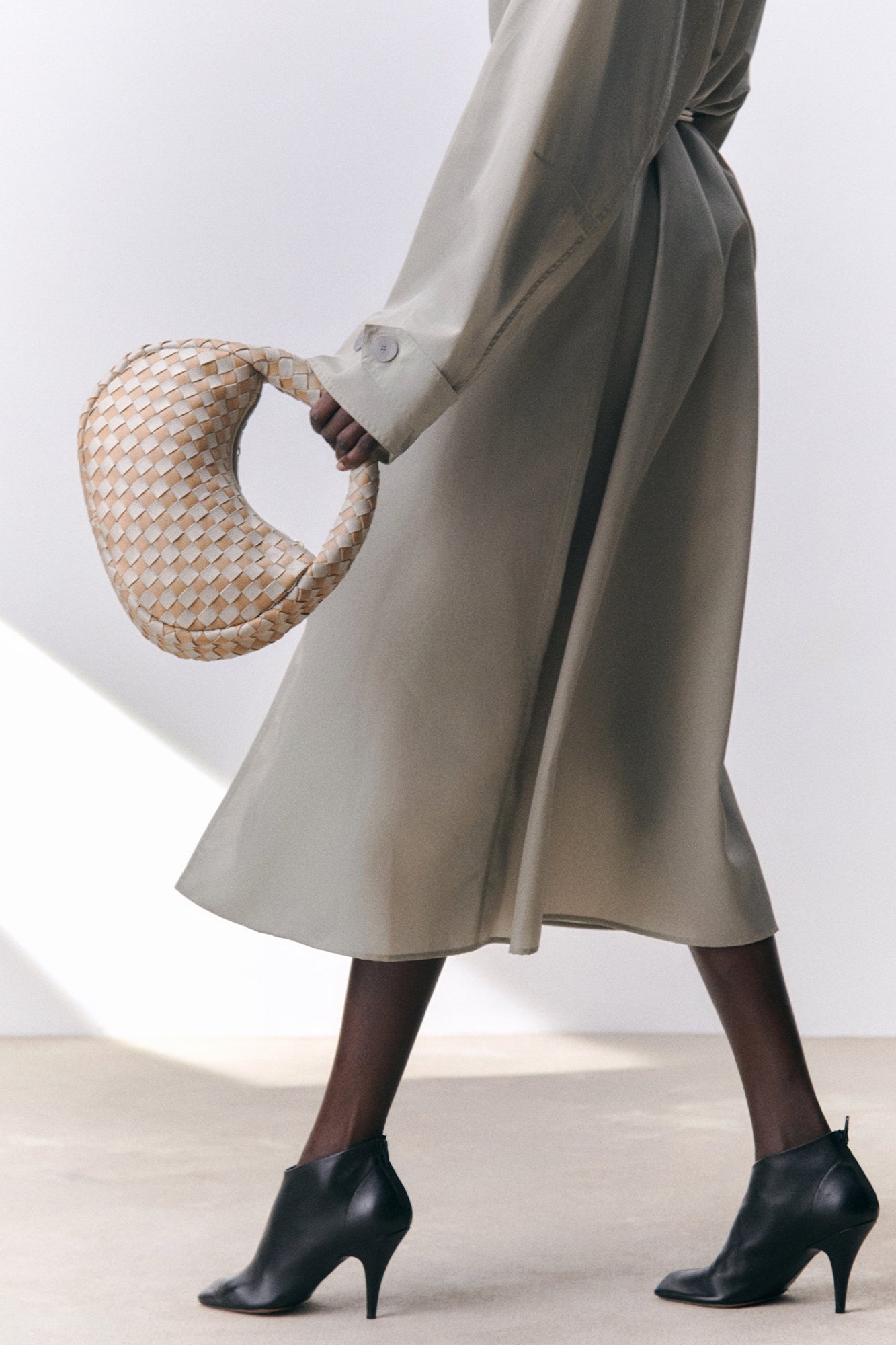 Laluna Mini Woven Shoulder Bag in Pumice & Taupe