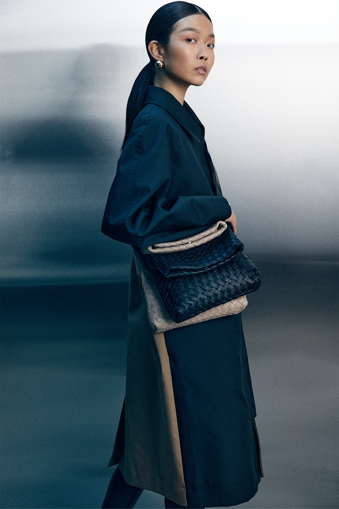 CROSSBODY