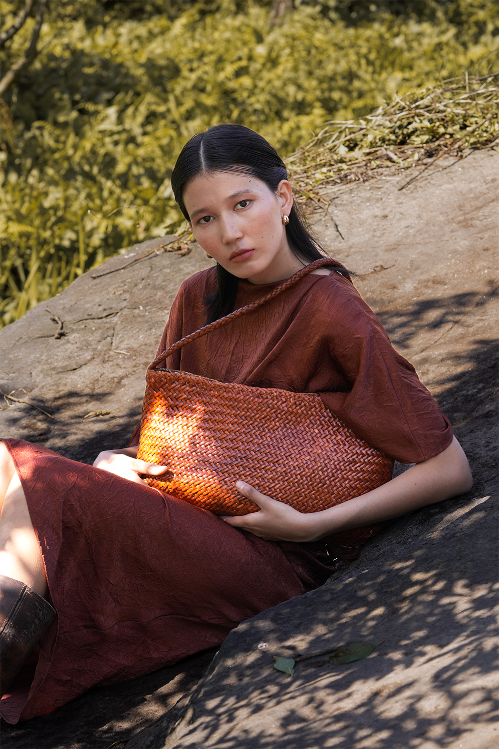 Nina Woven Shoulder Bag in Toffee Toledo