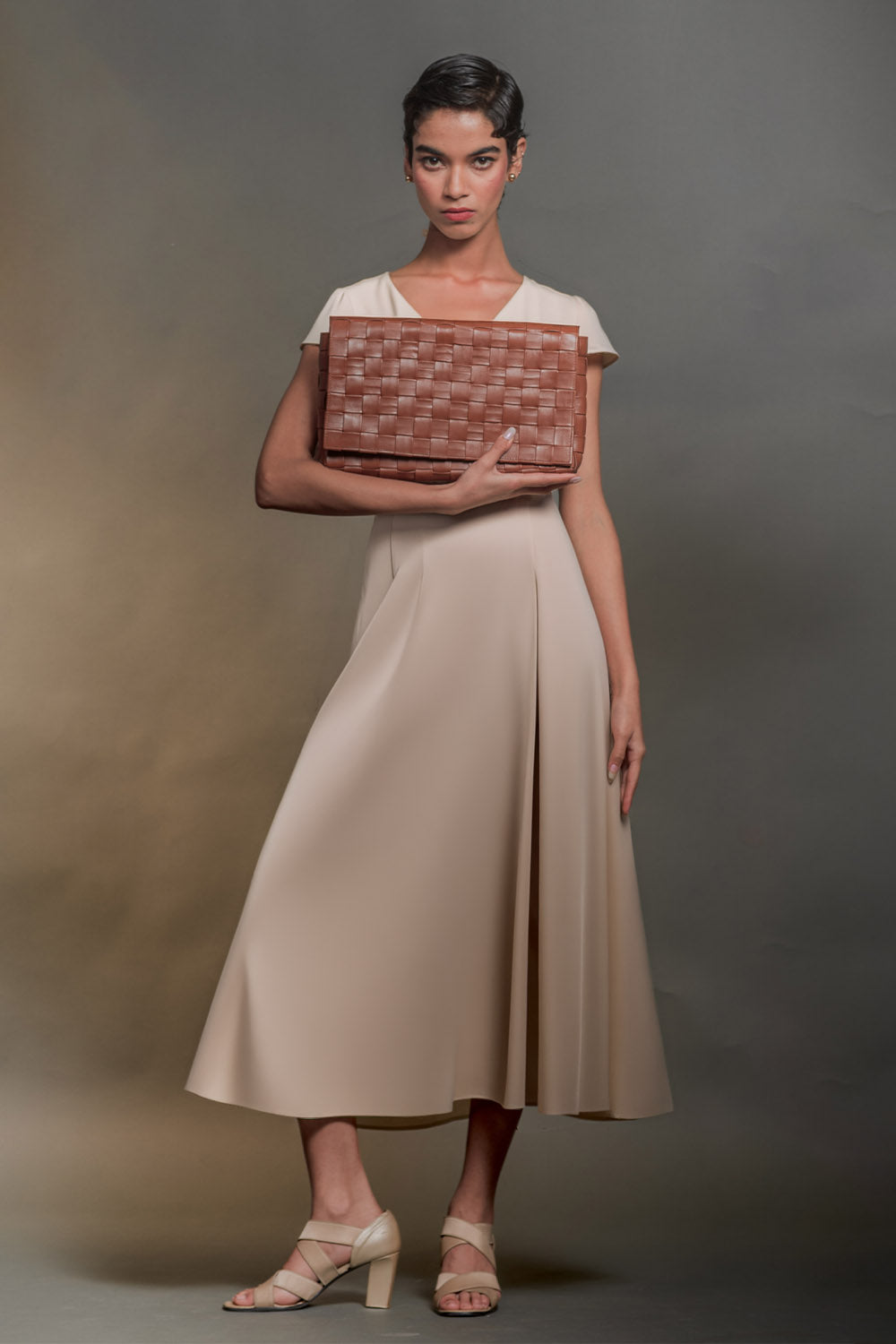 Cleo Handwoven Clutch in Toffee Taledo