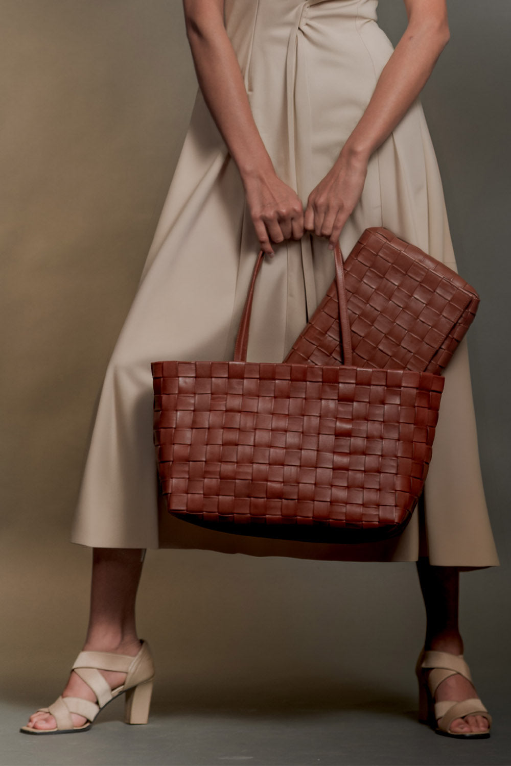 Cleo Handwoven Clutch in Toffee Taledo