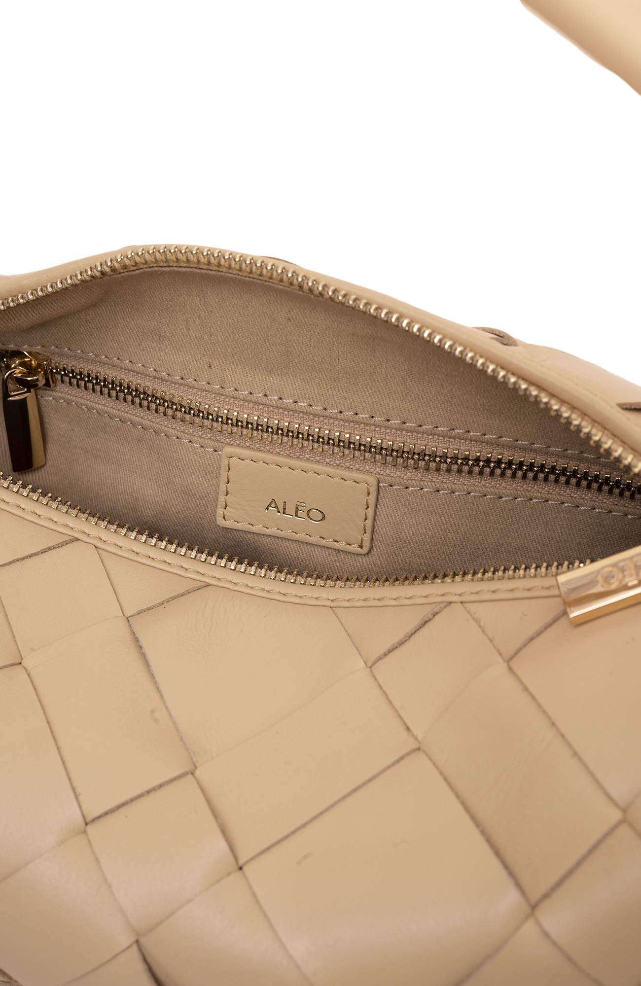 Franklin Cross Body in Sand