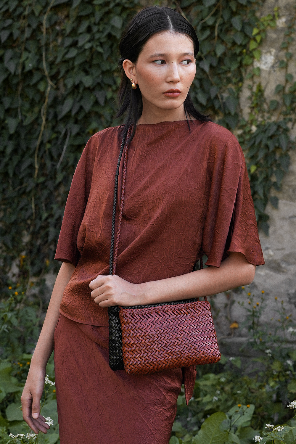 Fiya Woven Crossbody Bag in Toffee Taledo