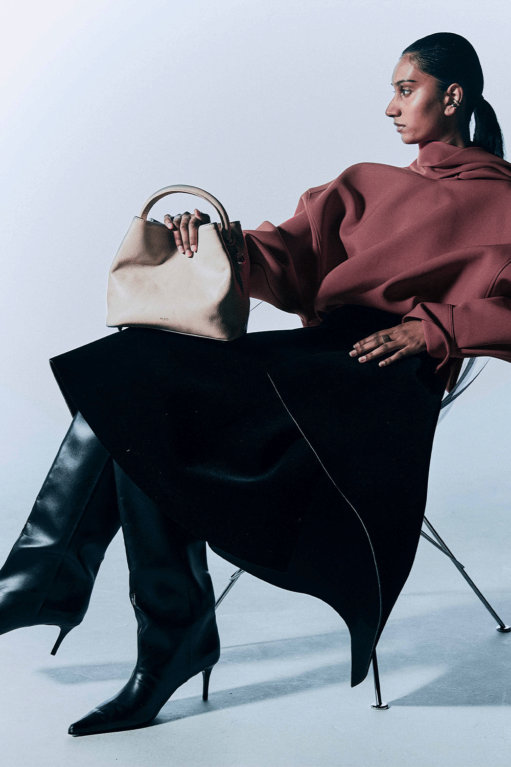 files/AW25_0002_BONBON-PUMICE-AW25-ALEO_91c63aac-e9a8-48da-a1ee-5cadfedbae63.png