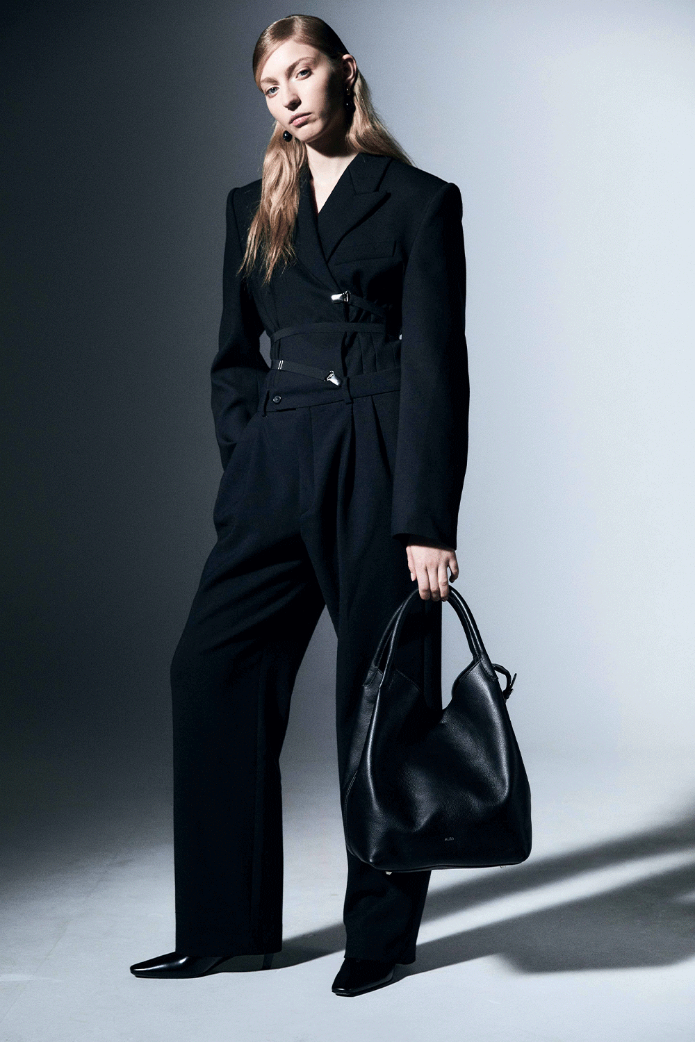 files/AW25_0003_STELLA-BLACK-AW25-ALEO_22c3af3d-304a-416b-bef3-2c711ae5be3e.png