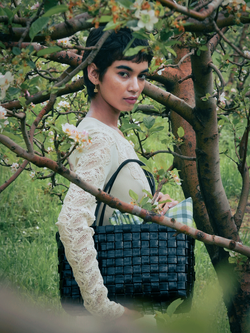 Tessa Woven Shopper in Black